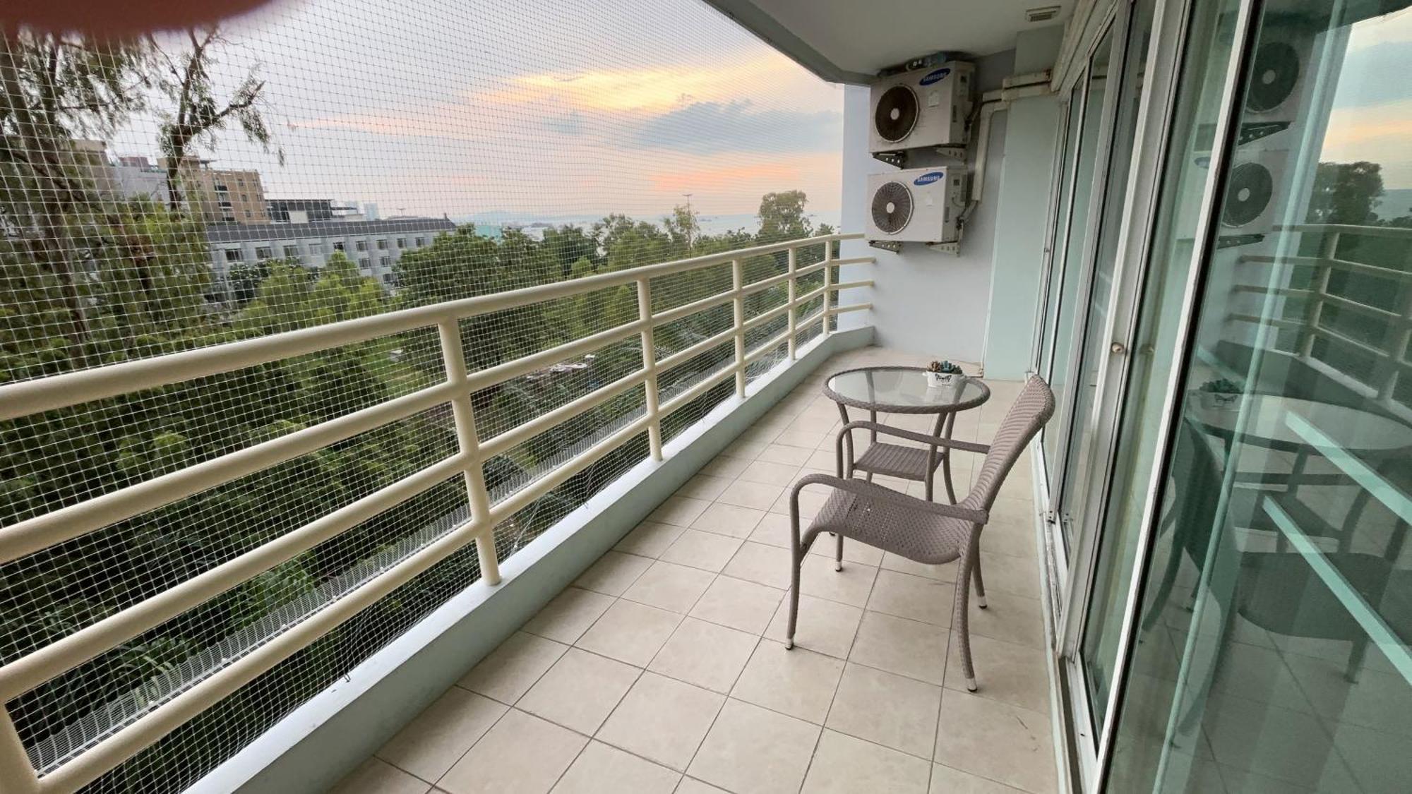 View Talay 6 Pattaya Beach By Anatolia Condo Suite Extérieur photo