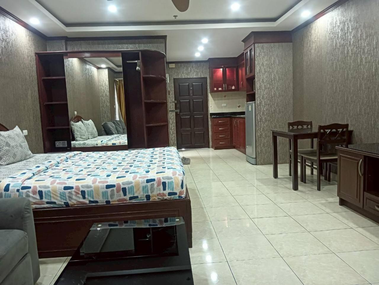 View Talay 6 Pattaya Beach By Anatolia Condo Suite Extérieur photo